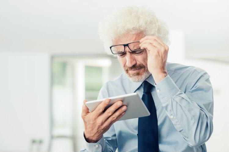iPads for low vision users can help with Southwestern Eye Center
